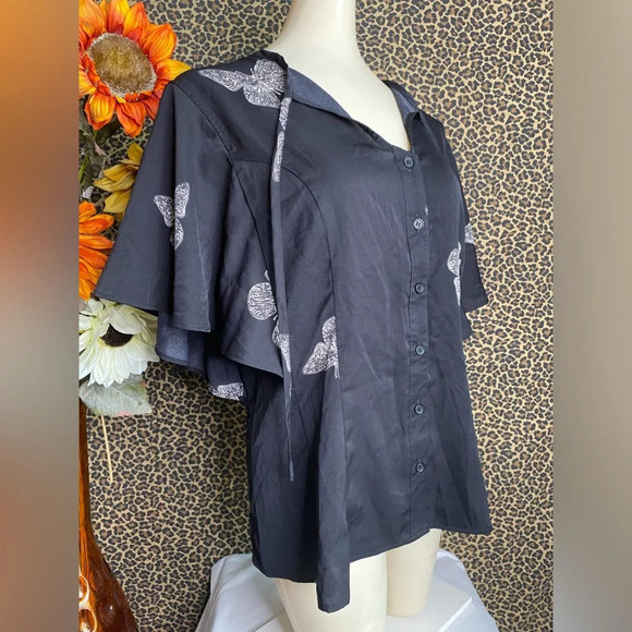 🦋B2G1🦋UNIQUE VINTAGE 1940’s Black Butterfly Print Cecilia Blouse NWT | MED | - Picture 2 of 9
